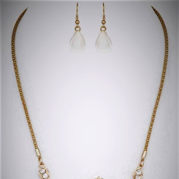 White Peacock Opal Crystal Gold Necklace Set - Picture 6 of 8